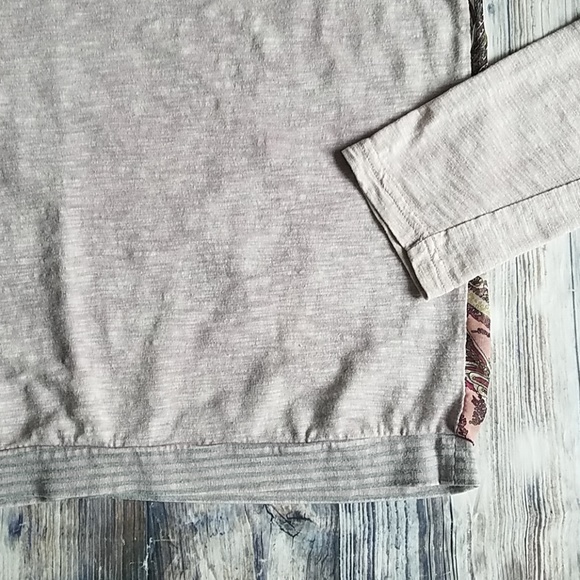 Beautiful BKE Long Sleeve Top - Picture 6 of 8